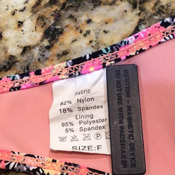 Sexy Floral Bikini top & bottom excellent condition - Picture 11 of 11